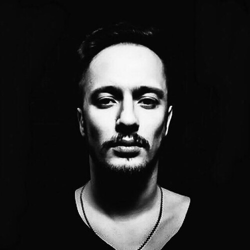 Ange, Tim Hanmann